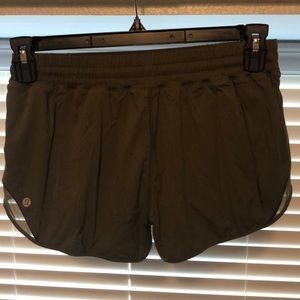 lulu lemon shorts !
